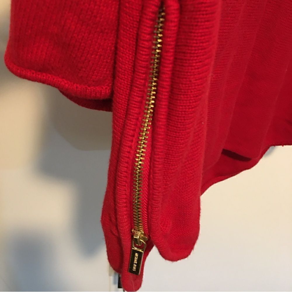 Michael‎ Kors Lite heavy weighted round bottom sweater with Gold Zippers - Picture 2 of 7